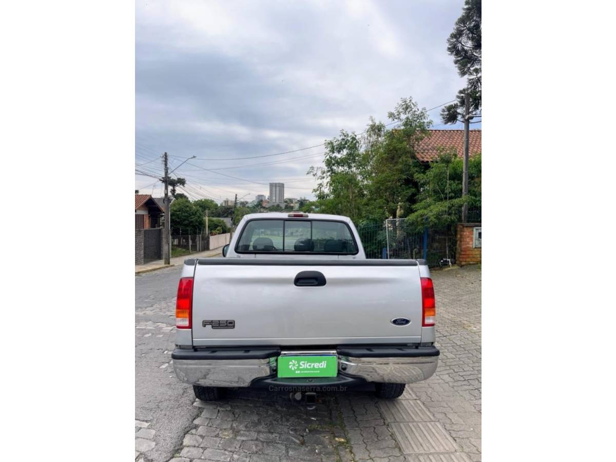 FORD - F-250 - 2000/2000 - Prata - R$ 155.000,00