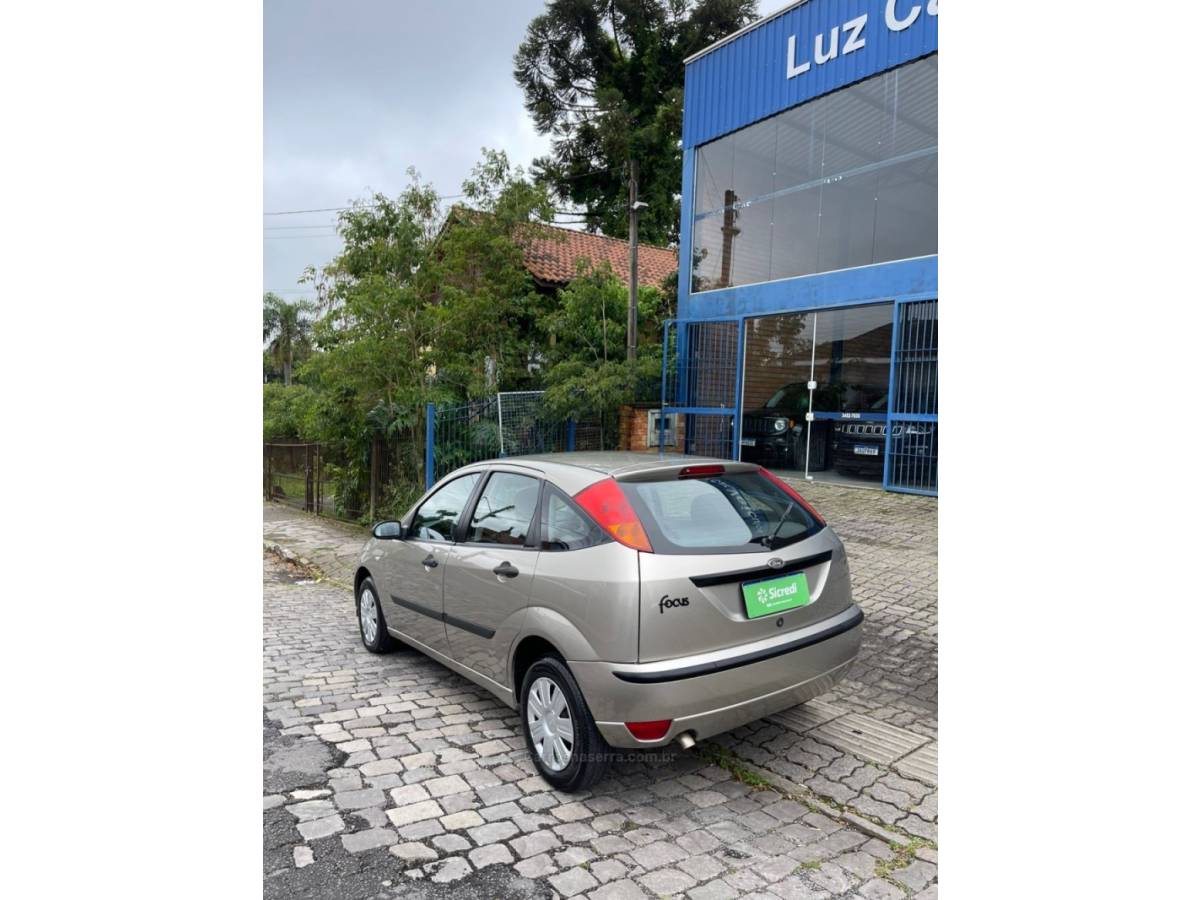 FORD - FOCUS - 2009/2009 - Prata - R$ 31.000,00