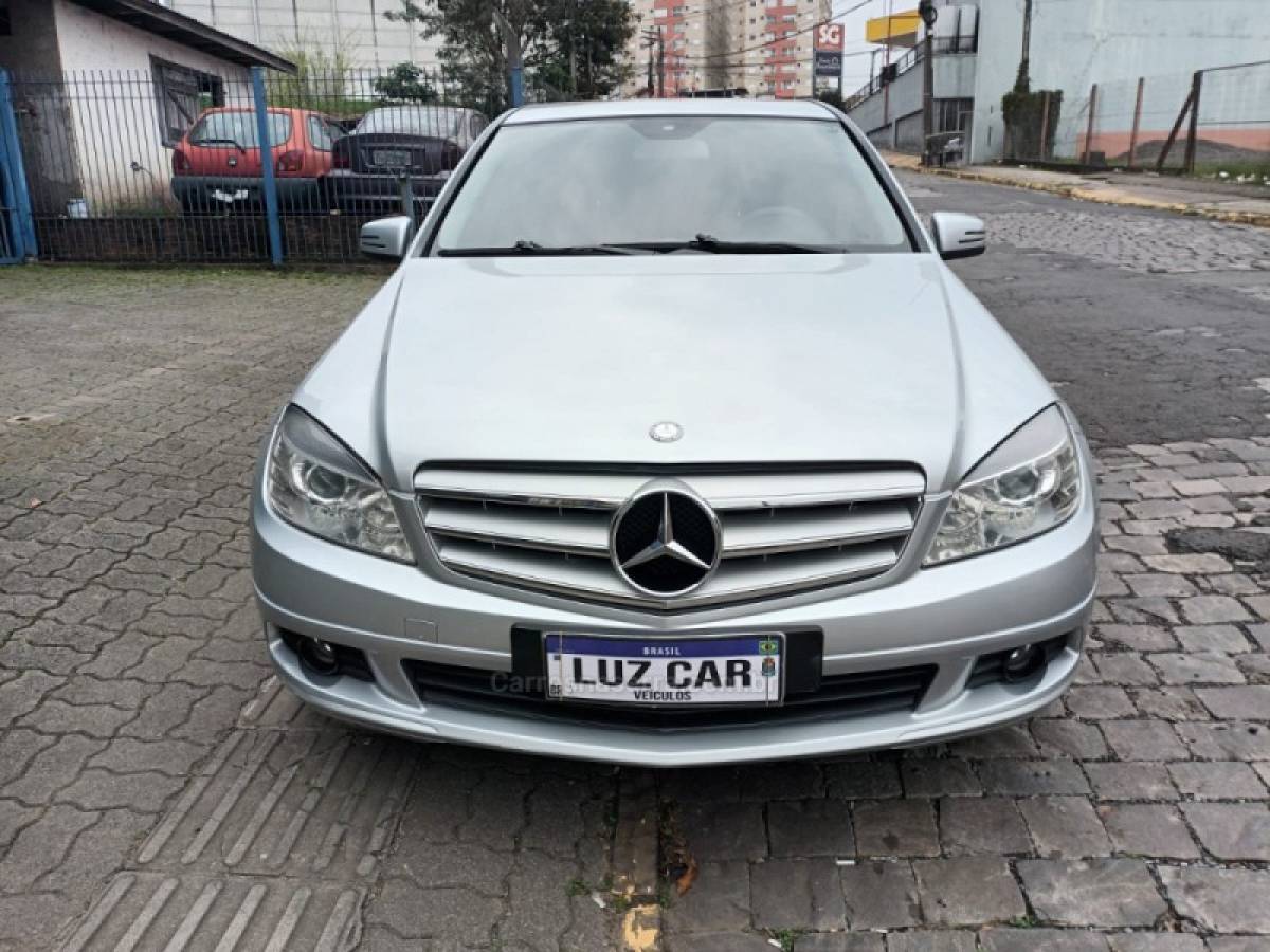 MERCEDES-BENZ - C 180 - 2010/2011 - Prata - R$ 69.000,00