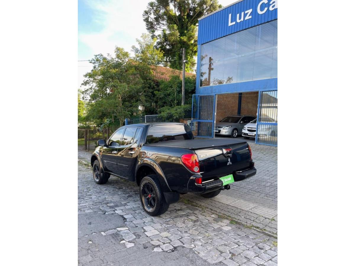MITSUBISHI - L200 TRITON - 2009/2009 - Preta - R$ 84.000,00
