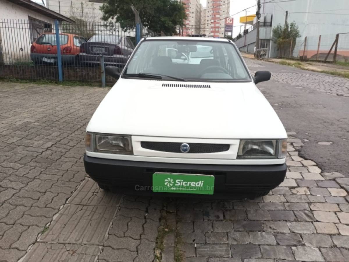 FIAT - UNO - 2002/2003 - Branca - R$ 18.000,00