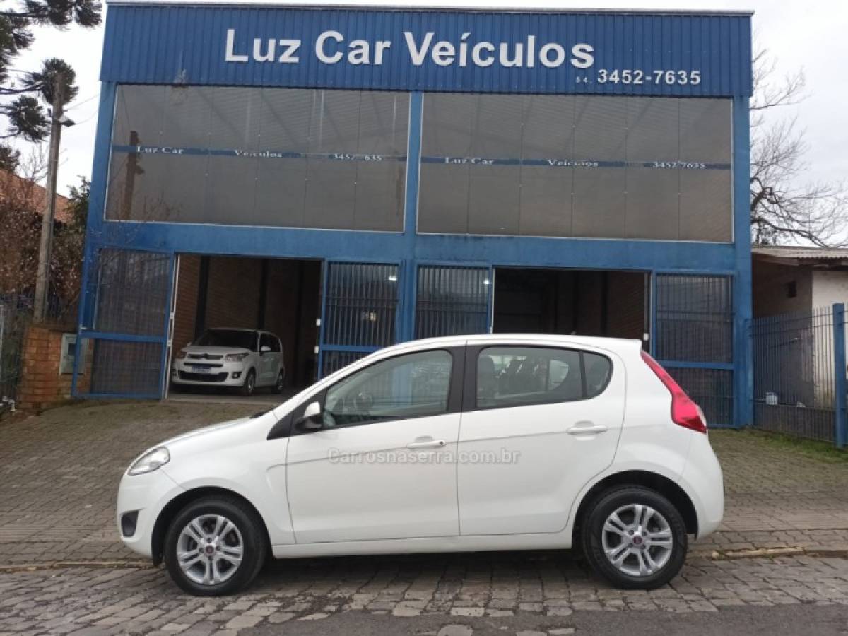 FIAT - PALIO - 2015/2016 - Branca - R$ 44.000,00