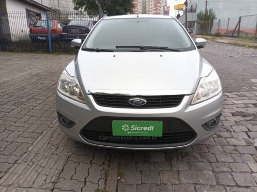 FORD - FOCUS - 2011/2012 - Prata - R$ 41.000,00