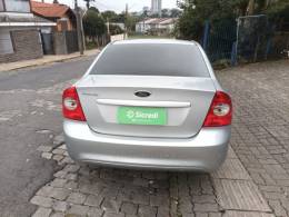FORD - FOCUS - 2011/2012 - Prata - R$ 41.000,00