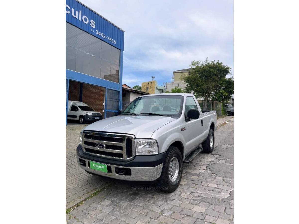 FORD - F-250 - 2000/2000 - Prata - R$ 155.000,00