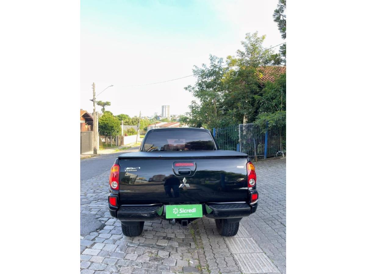 MITSUBISHI - L200 TRITON - 2009/2009 - Preta - R$ 84.000,00