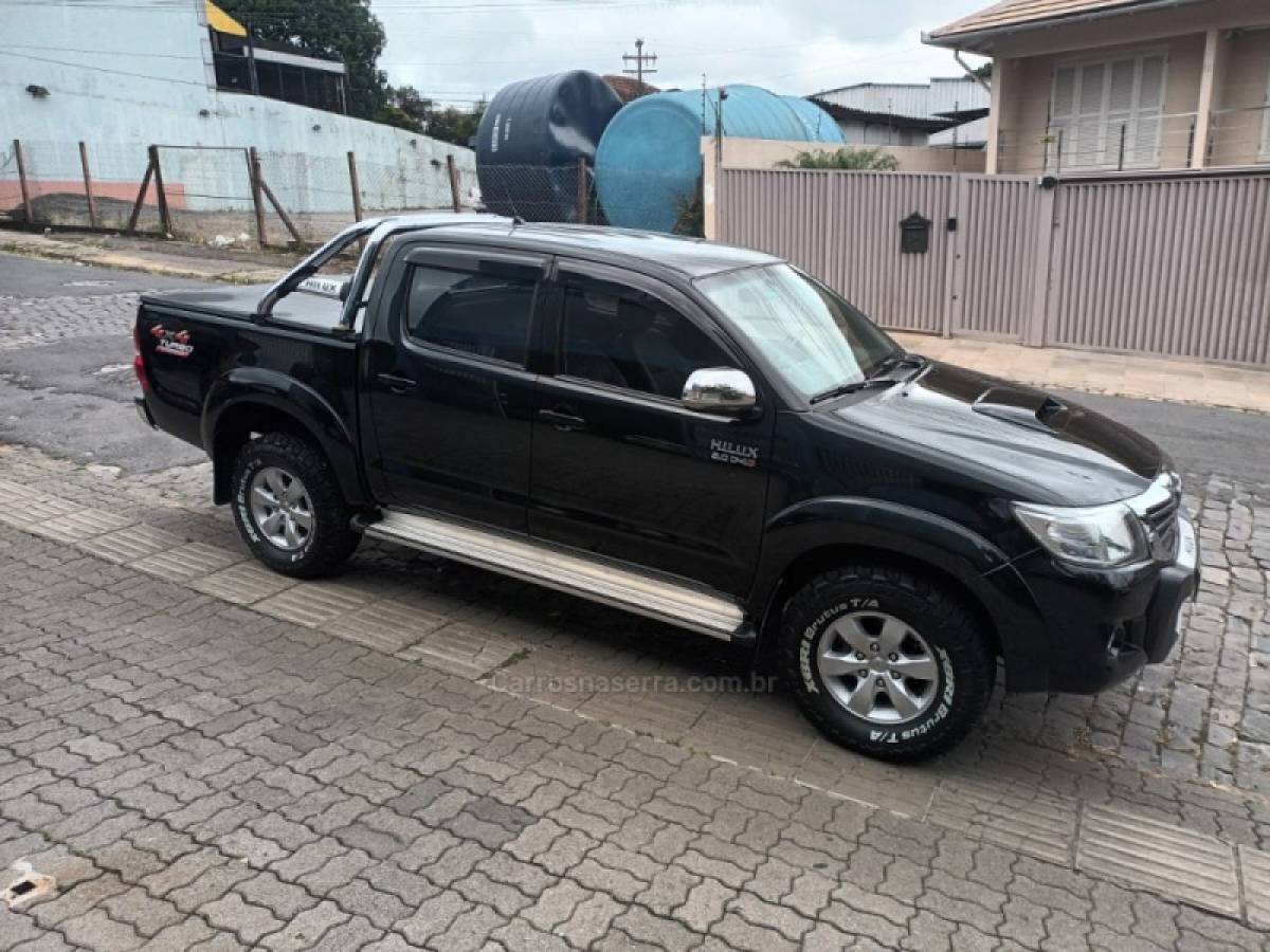 TOYOTA - HILUX - 2013/2013 - Preta - R$ 139.000,00