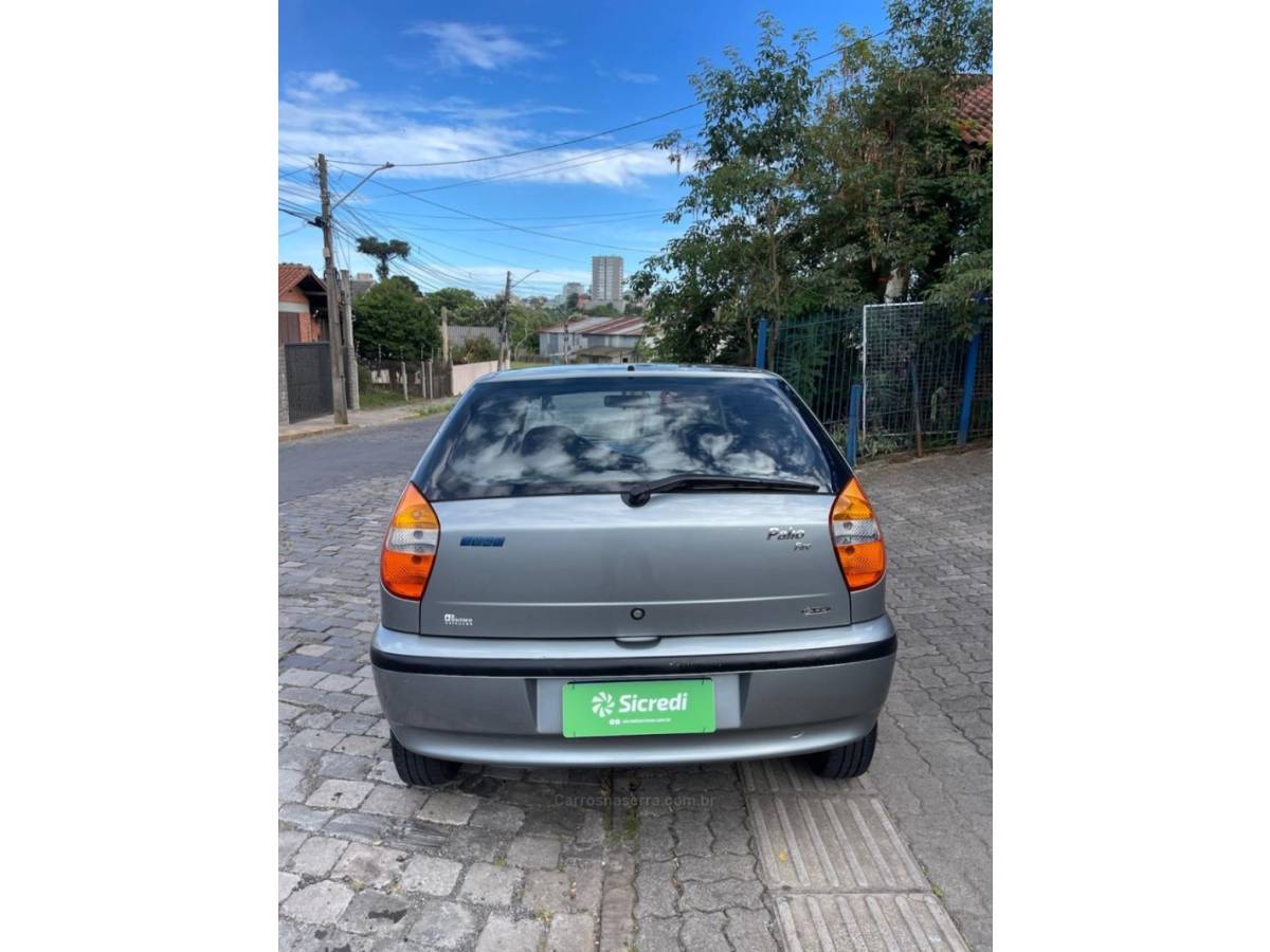 FIAT - PALIO - 2005/2006 - Cinza - R$ 21.900,00