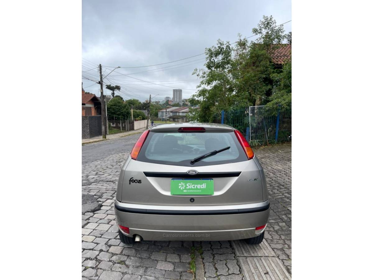 FORD - FOCUS - 2009/2009 - Prata - R$ 31.000,00