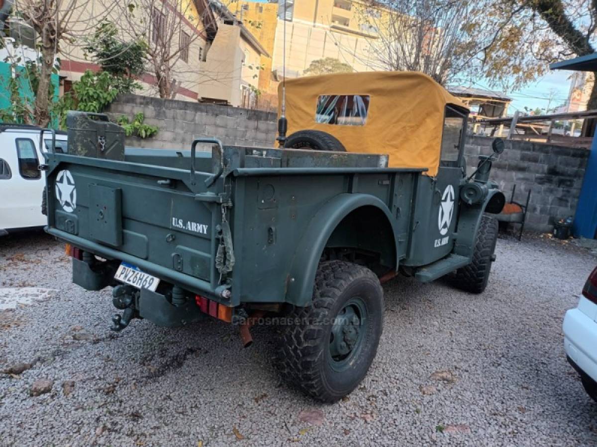 DODGE - MP34 4X4 - 1951/1951 - Verde - R$ 160.000,00