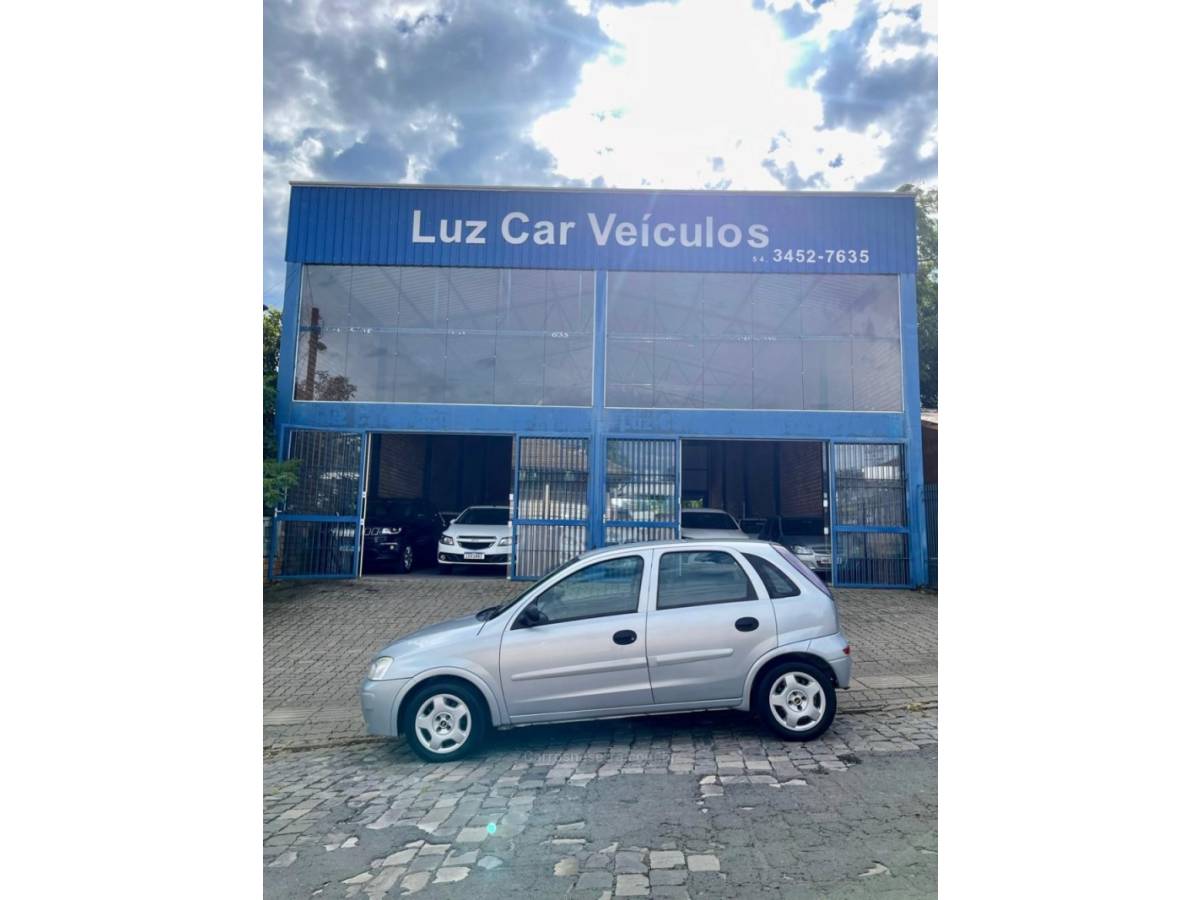 CHEVROLET - CORSA - 2011/2012 - Prata - R$ 34.500,00