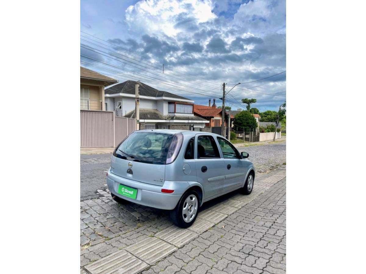 CHEVROLET - CORSA - 2011/2012 - Prata - R$ 34.500,00