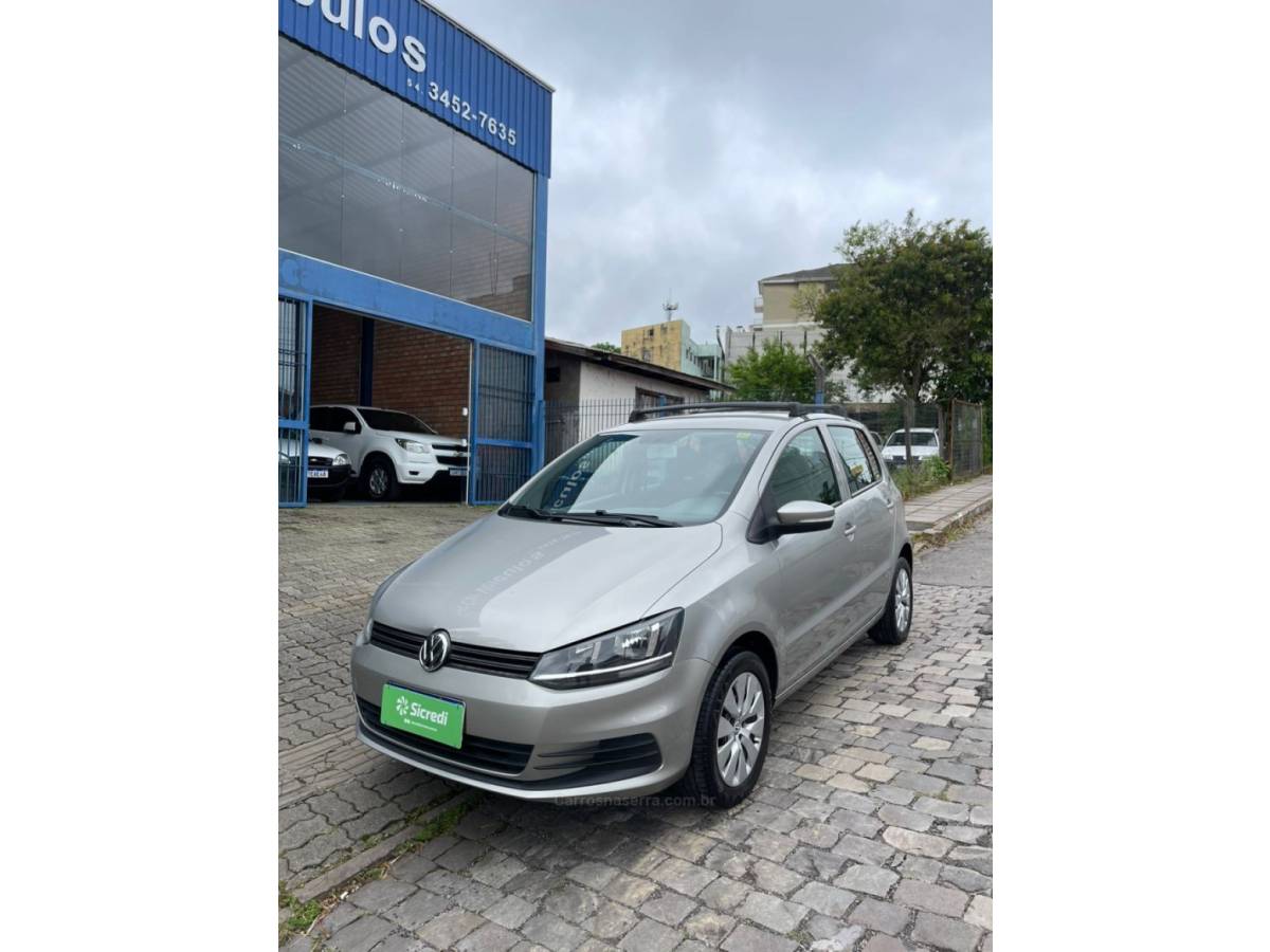 VOLKSWAGEN - FOX - 2014/2015 - Prata - R$ 49.000,00