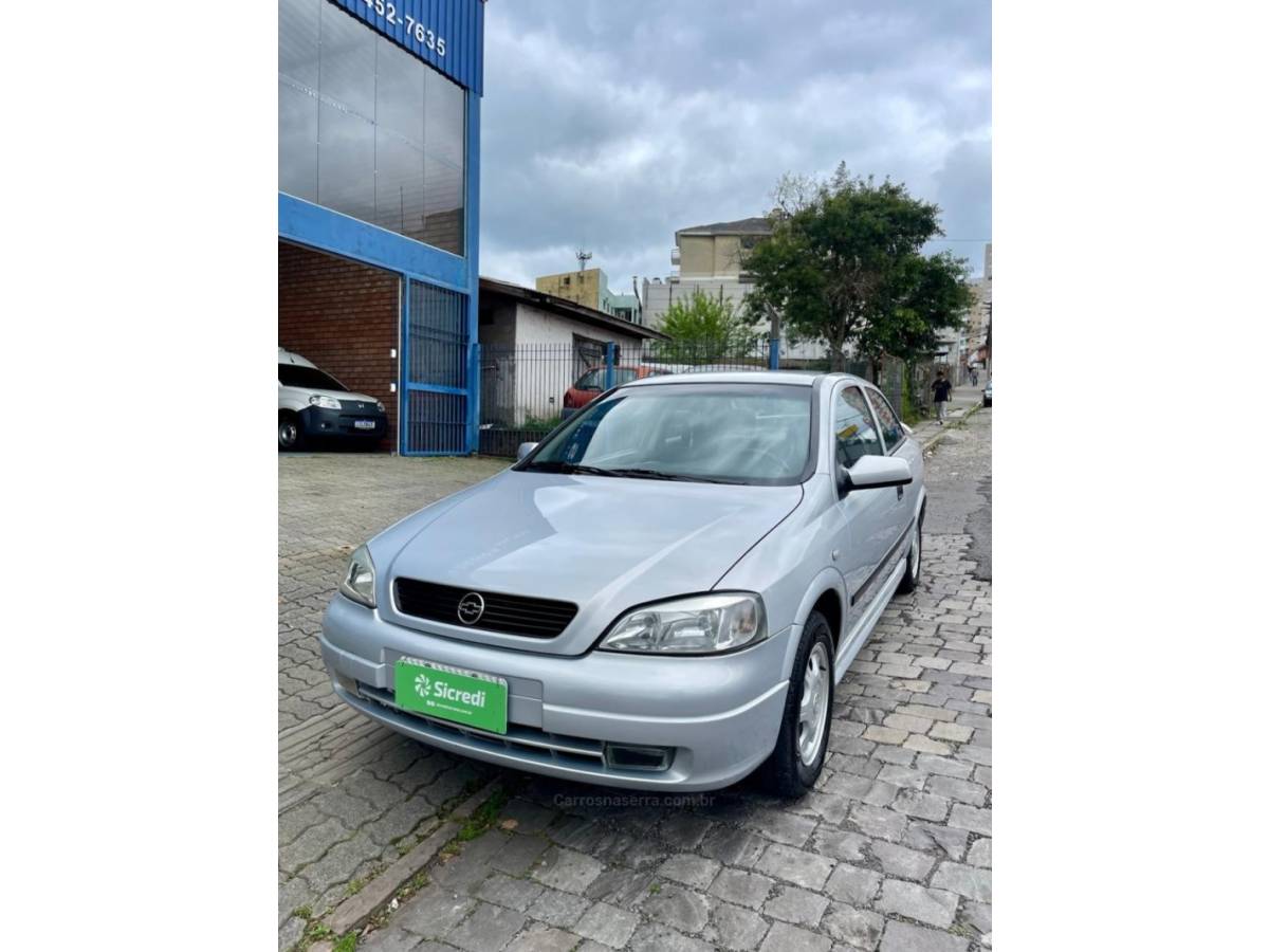 CHEVROLET - ASTRA - 2000/2001 - Prata - R$ 23.900,00
