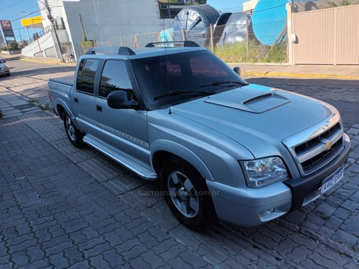 CHEVROLET - S10 - 2010/2011 - Prata - R$ 69.000,00