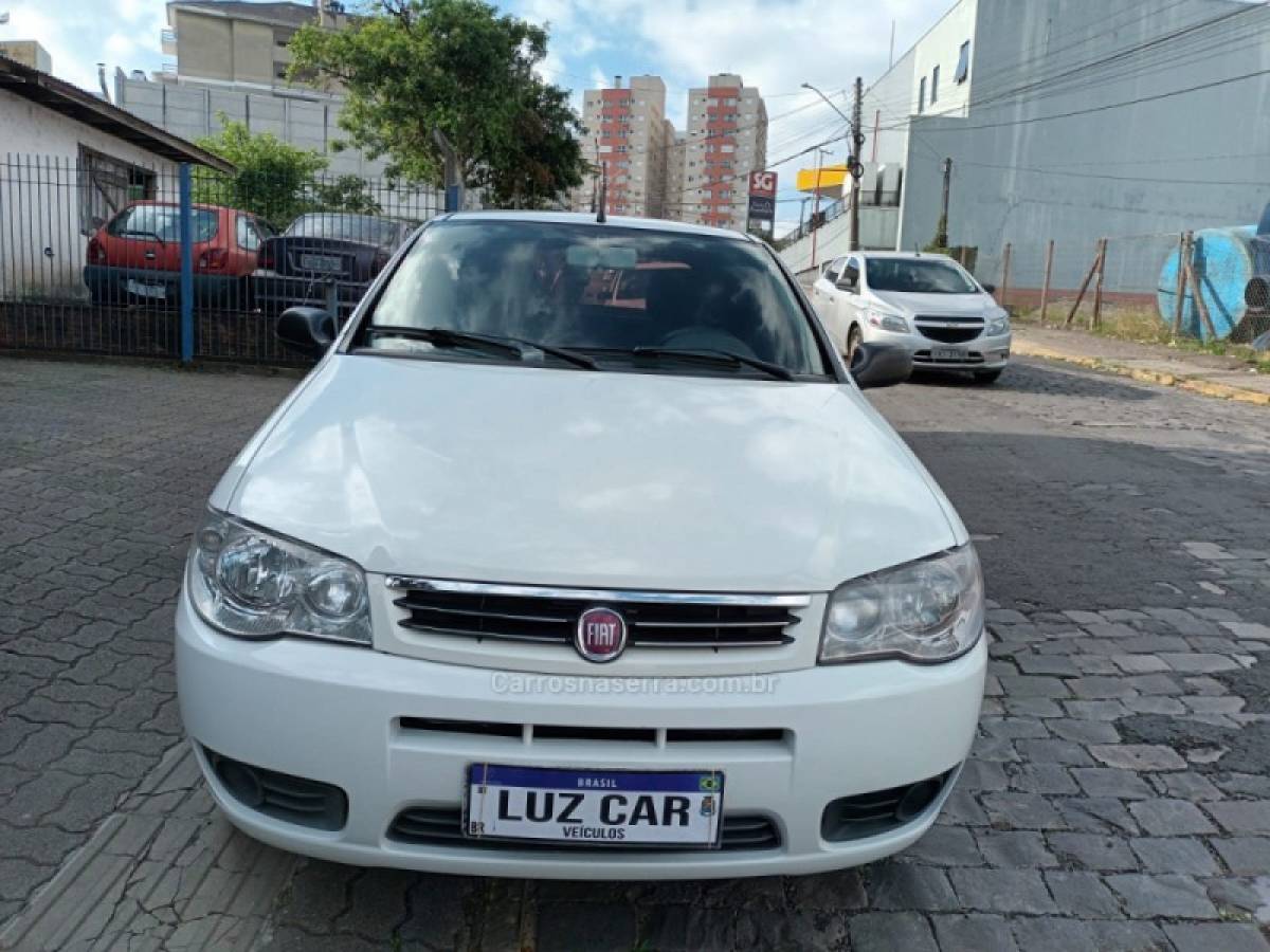 FIAT - PALIO - 2014/2014 - Branca - R$ 32.000,00