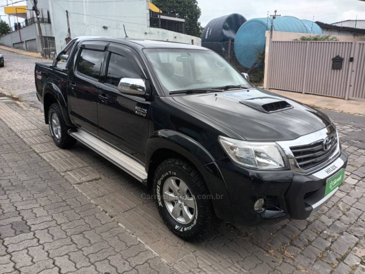 TOYOTA - HILUX - 2013/2013 - Preta - R$ 139.000,00