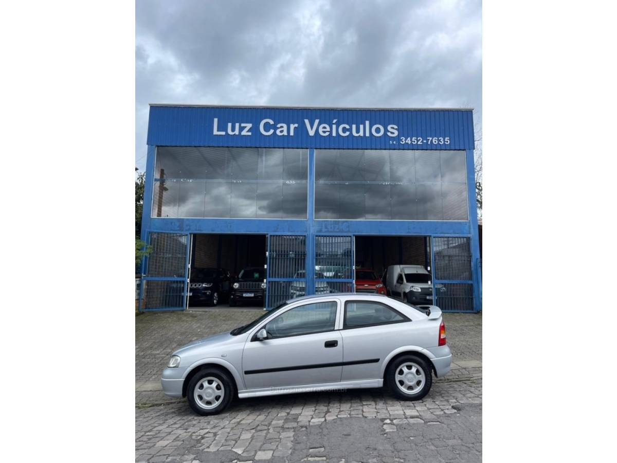 CHEVROLET - ASTRA - 2000/2001 - Prata - R$ 23.900,00