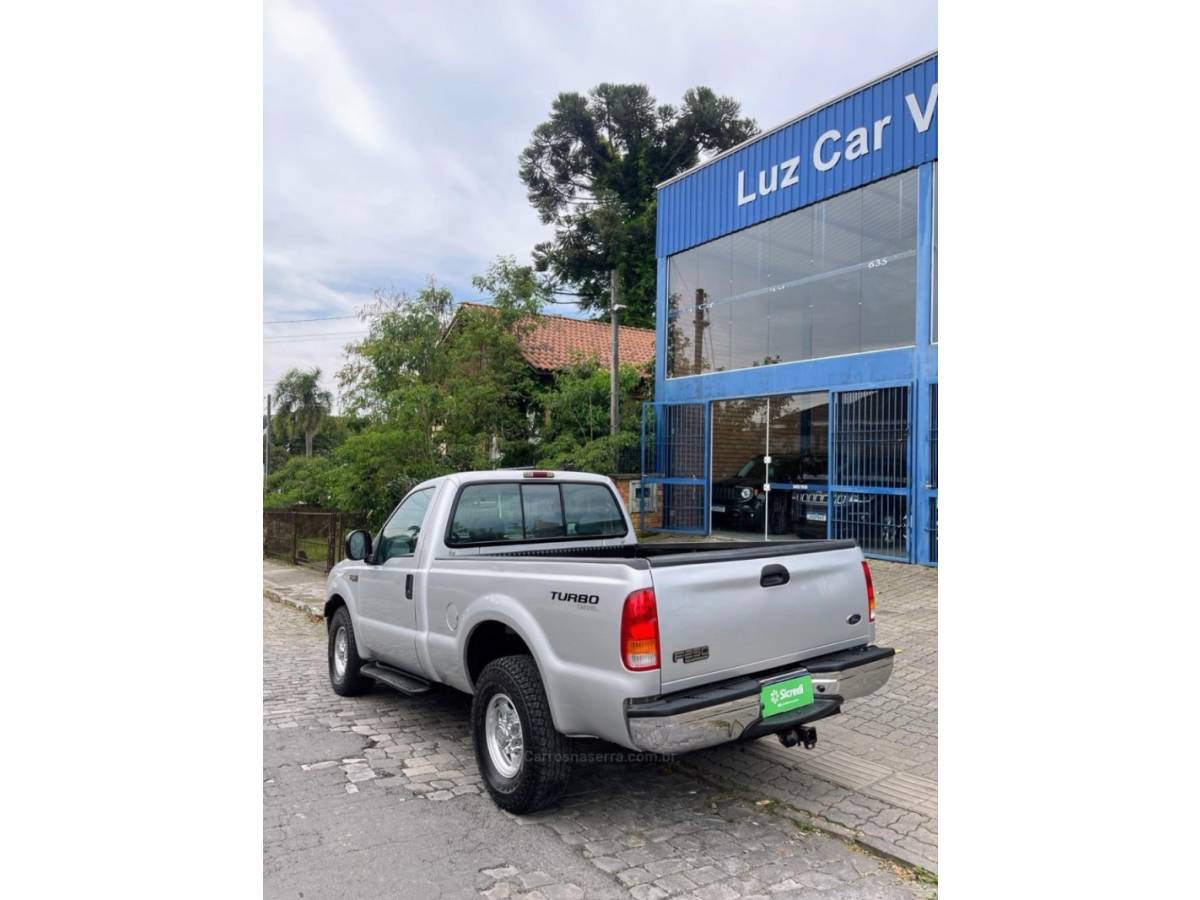 FORD - F-250 - 2000/2000 - Prata - R$ 155.000,00