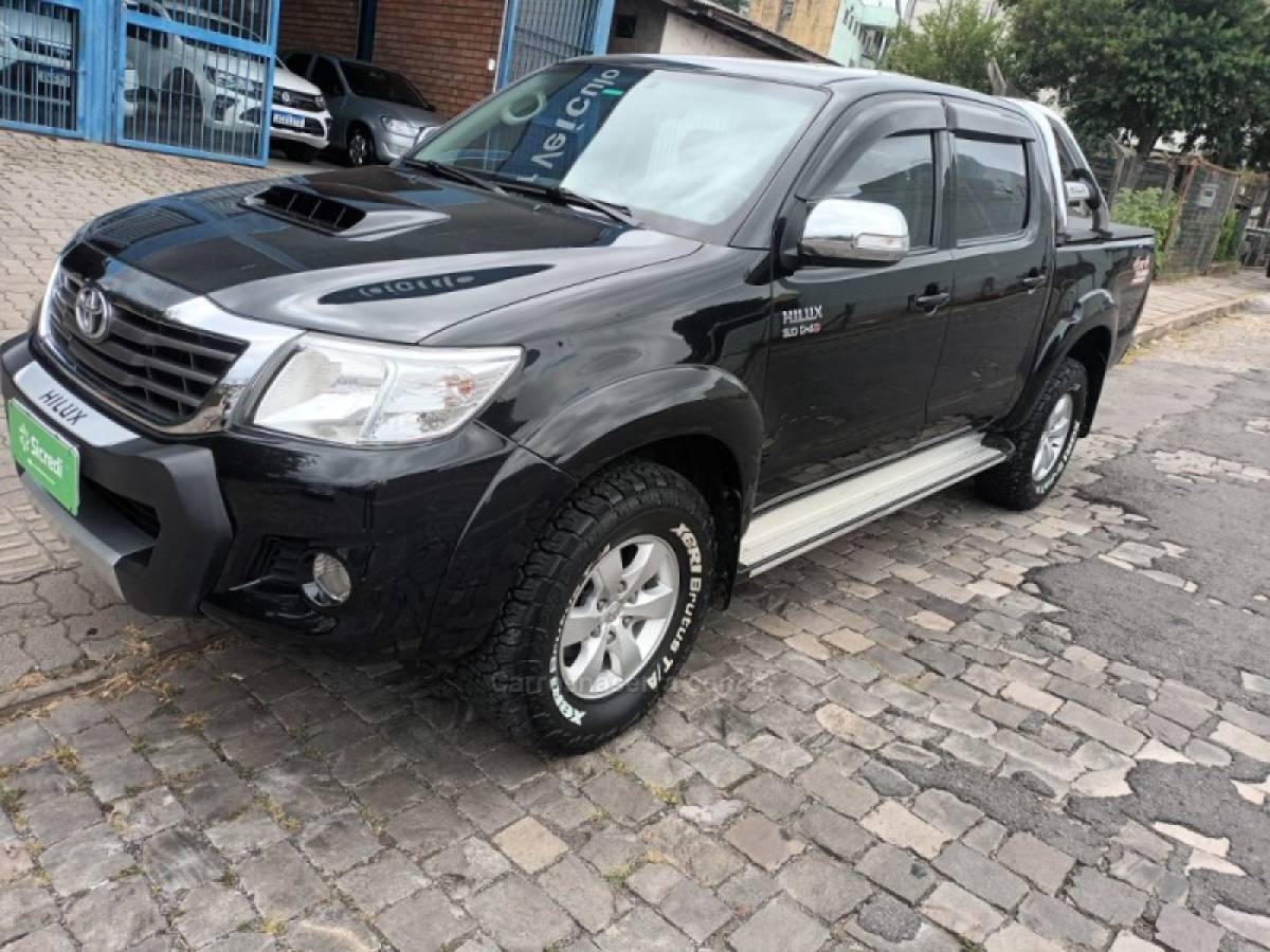 TOYOTA - HILUX - 2013/2013 - Preta - R$ 139.000,00