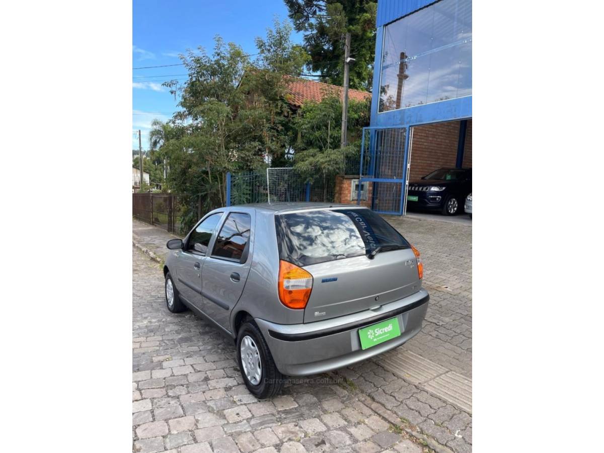 FIAT - PALIO - 2005/2006 - Cinza - R$ 21.900,00