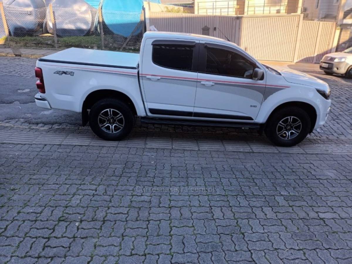 CHEVROLET - S10 - 2019/2020 - Branca - R$ 175.000,00