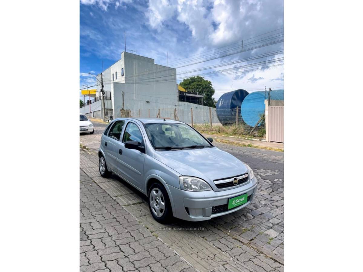CHEVROLET - CORSA - 2011/2012 - Prata - R$ 34.500,00
