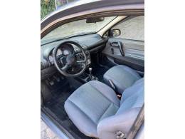 CHEVROLET - CORSA - 2000/2001 - Cinza - R$ 15.000,00