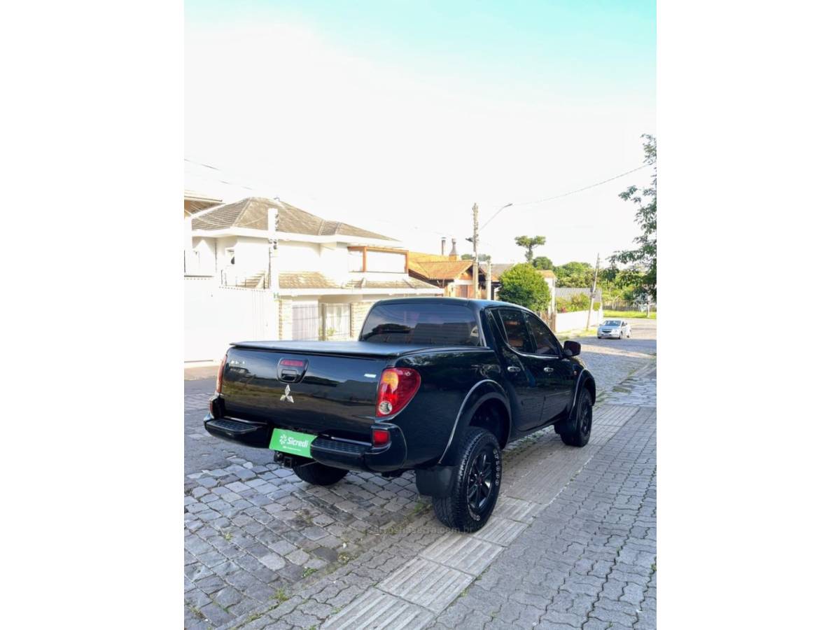 MITSUBISHI - L200 TRITON - 2009/2009 - Preta - R$ 84.000,00