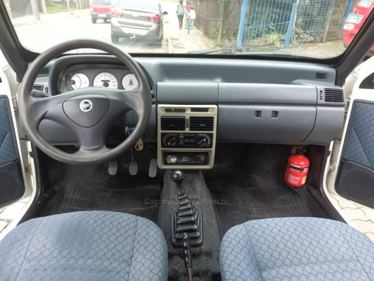 FIAT - UNO - 2002/2003 - Branca - R$ 18.000,00