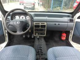 FIAT - UNO - 2002/2003 - Branca - R$ 18.000,00