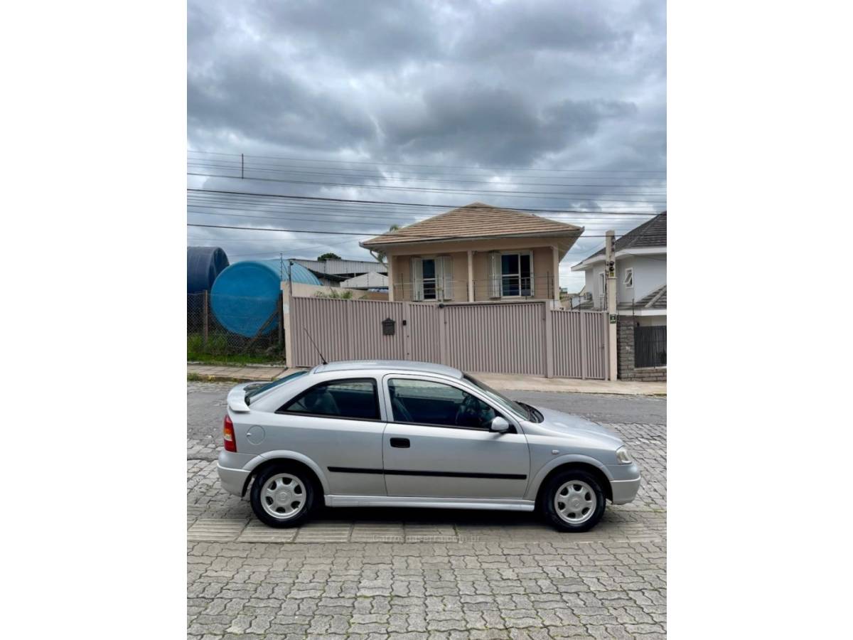 CHEVROLET - ASTRA - 2000/2001 - Prata - R$ 23.900,00