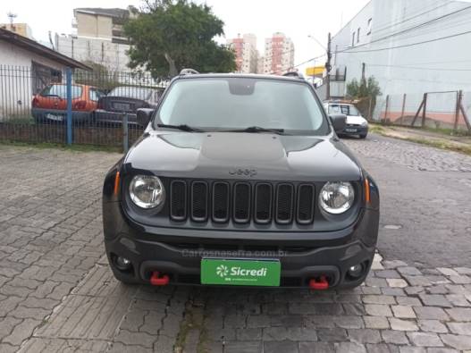 JEEP - RENEGADE - 2015/2016 - Preta - R$ 84.500,00