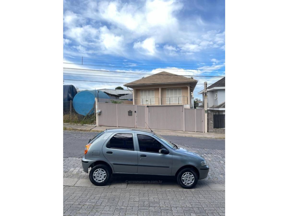 FIAT - PALIO - 2005/2006 - Cinza - R$ 21.900,00
