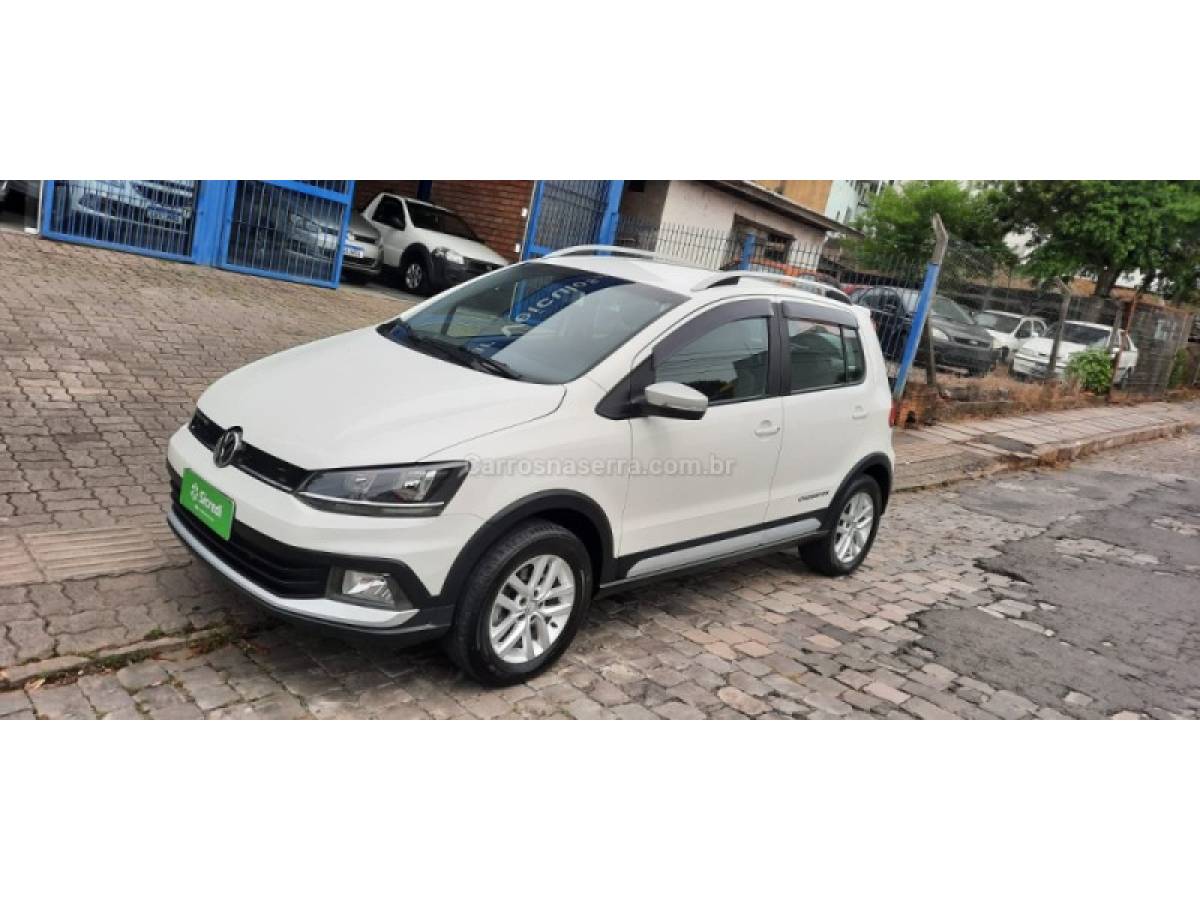 VOLKSWAGEN - CROSSFOX - 2015/2015 - Branca - R$ 56.900,00