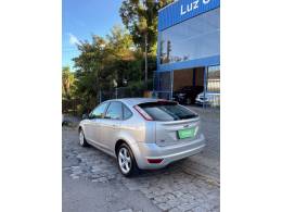 FORD - FOCUS - 2011/2012 - Prata - R$ 42.000,00