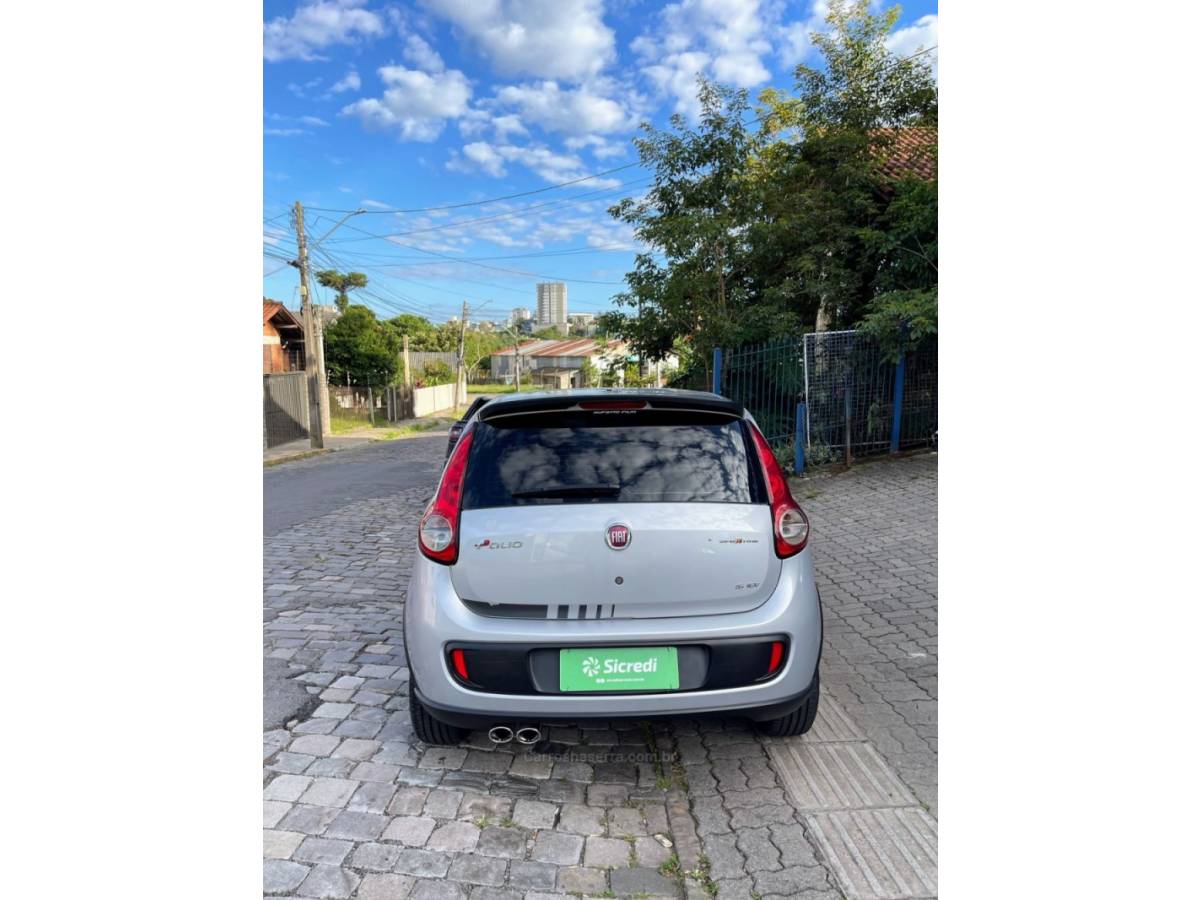 FIAT - PALIO - 2013/2014 - Prata - R$ 44.000,00