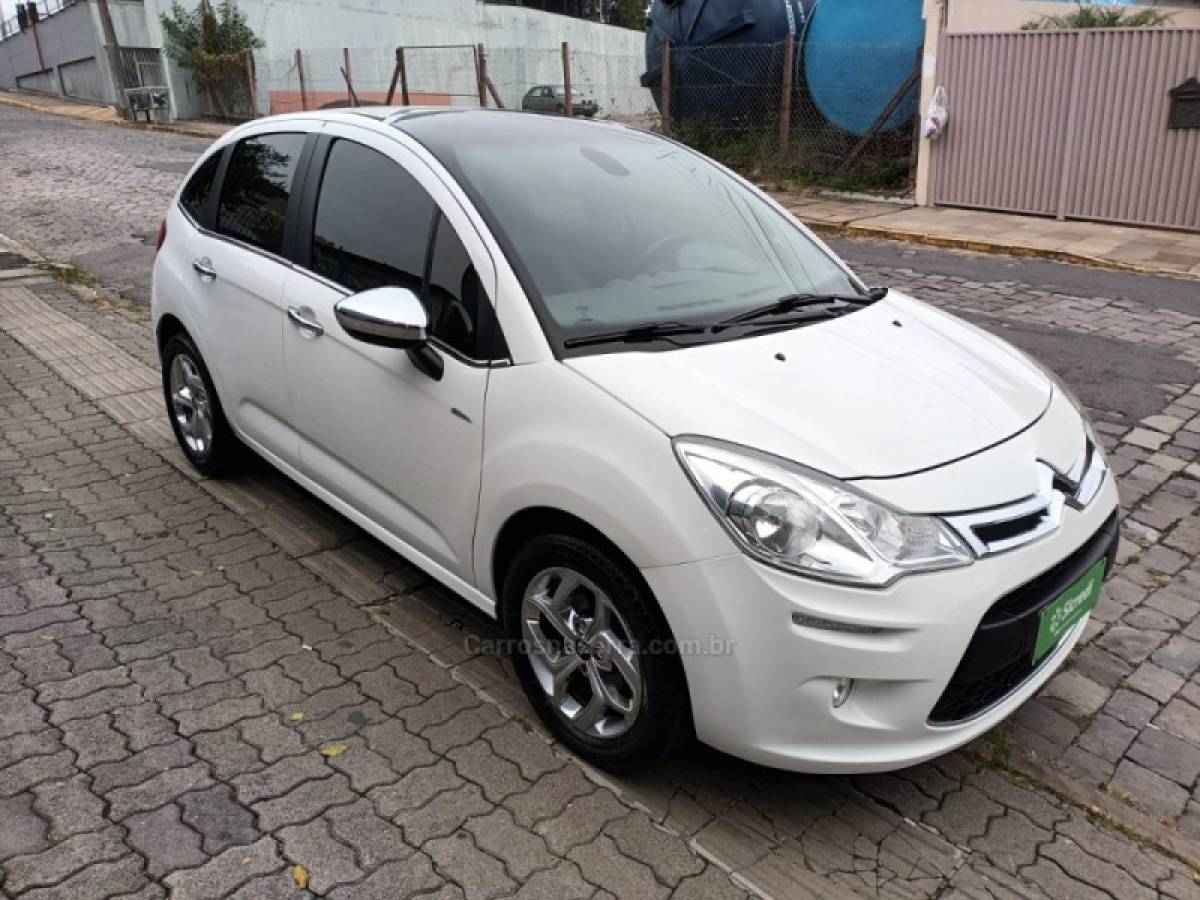 CITROËN - C3 - 2013/2014 - Branca - R$ 45.000,00